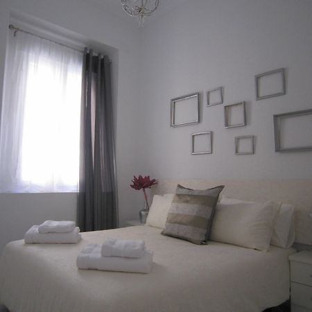 Bromham Apartment Севиля Екстериор снимка