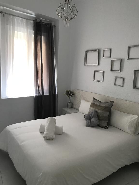 Bromham Apartment Севиля Екстериор снимка