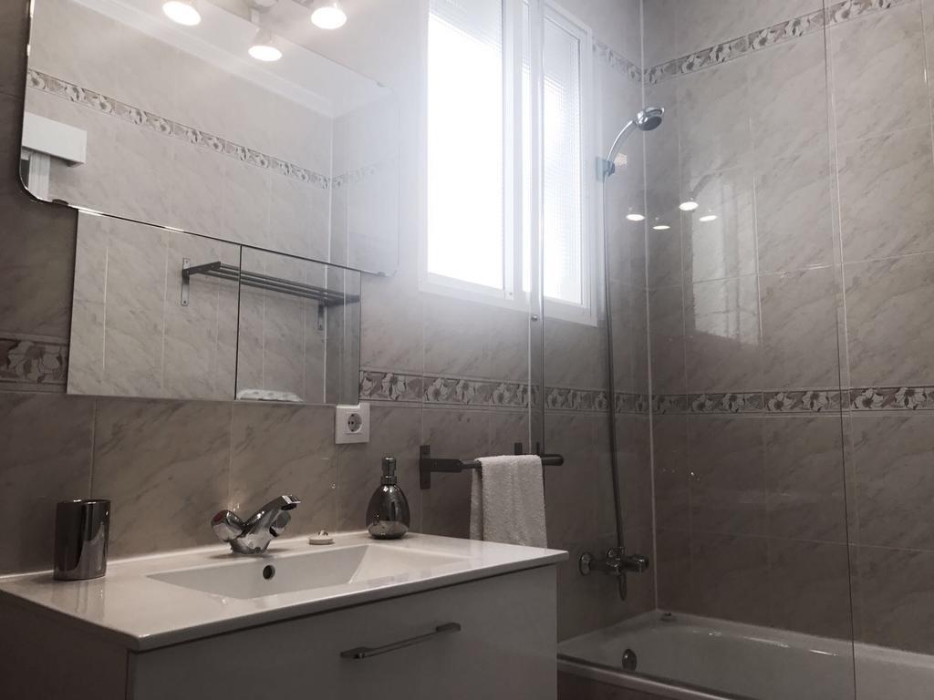 Bromham Apartment Севиля Екстериор снимка