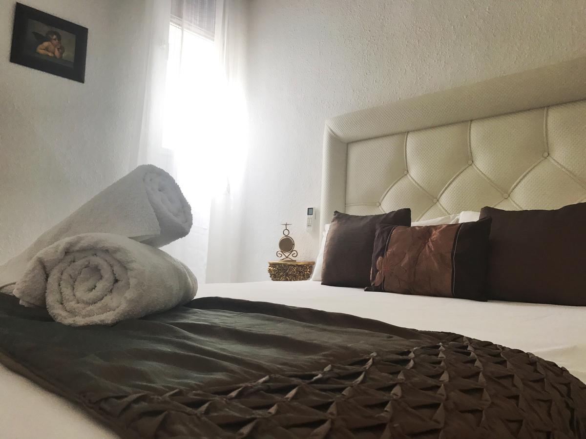 Bromham Apartment Севиля Екстериор снимка