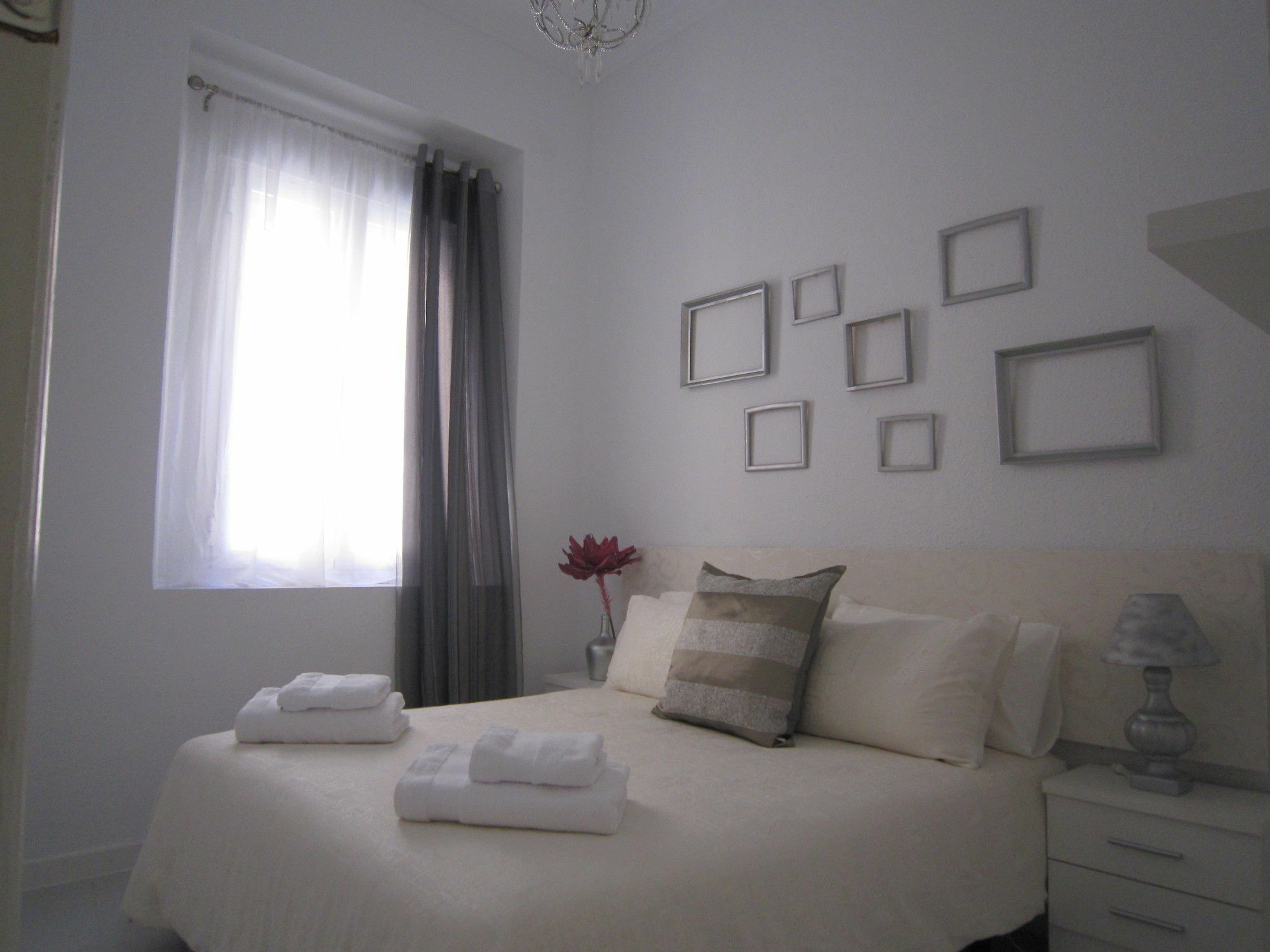 Bromham Apartment Севиля Екстериор снимка